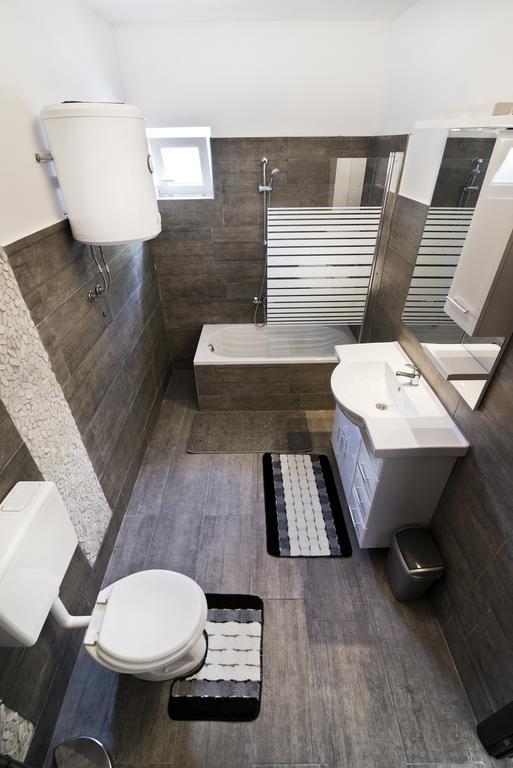 Rooms & Apartments Marinero Betina  Ngoại thất bức ảnh