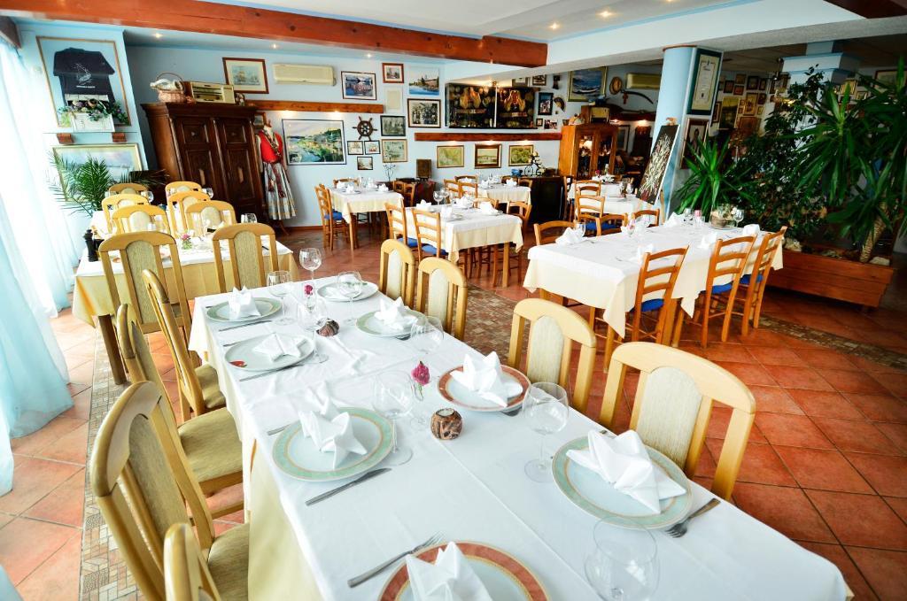 Rooms & Apartments Marinero Betina  Ngoại thất bức ảnh