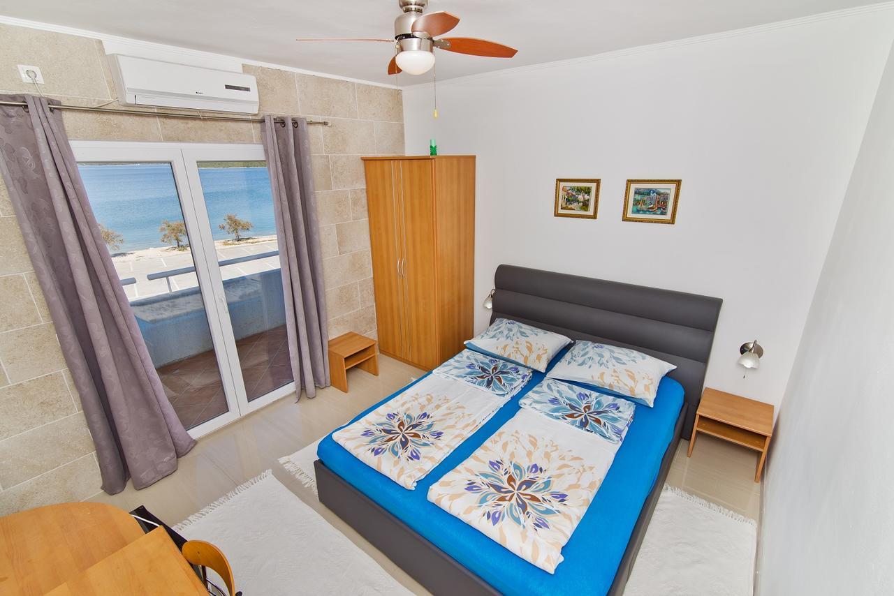 Rooms & Apartments Marinero Betina  Ngoại thất bức ảnh